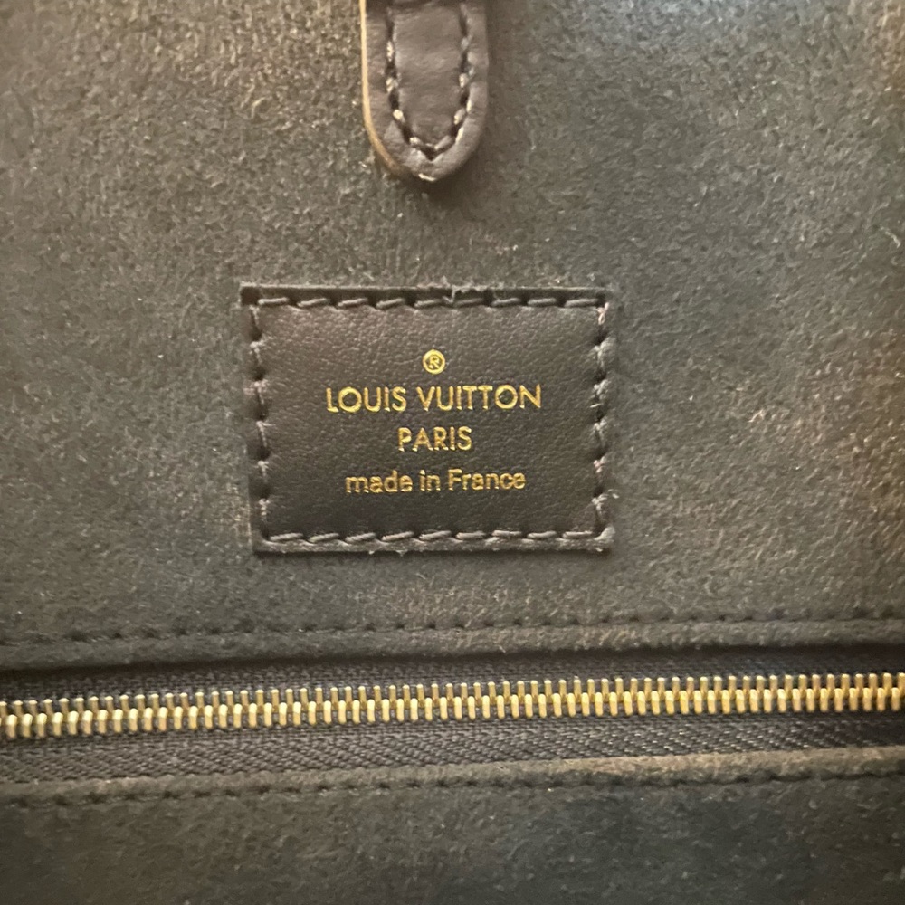 SOLD Louis Vuitton Onthego MM - Crème/Black - NEW - Picture 16 of 16